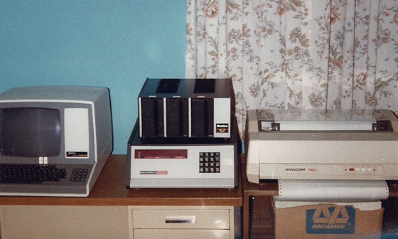 Heath-Zenith H-8 computer with Zenith Z-19 monitor